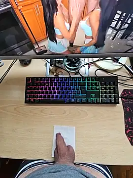 flirt 23 online show from 11-19-25, 10:15