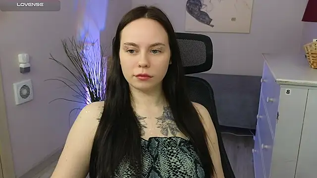 Snapshot of Alice_Moondark chatting on 09-22-25, 08:15 Alice Moondark online show from 09-22-25, 08:15