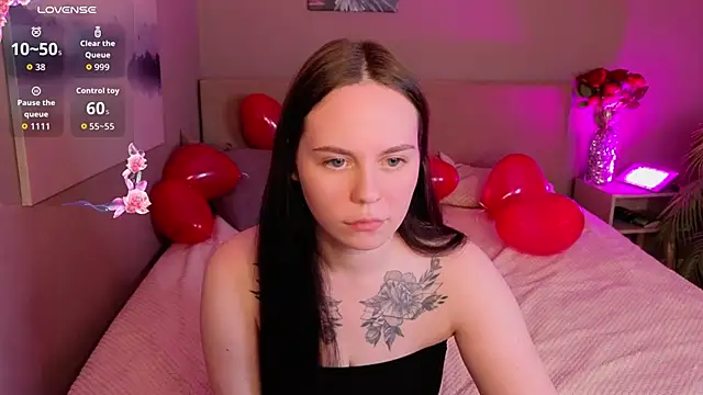 Snapshot of Alice_Moondark chatting on 02-13-26, 08:42 Alice Moondark online show from 02-13-26, 08:42