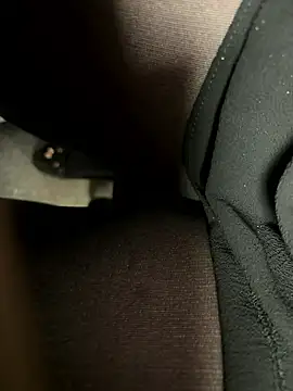 Snapshot of HiddenHoneyLDN chatting on 01-16-26, 11:47 HiddenHoneyLDN online show from 01-16-26, 11:47