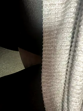 HiddenHoneyLDN online show from 12-16-25, 12:20