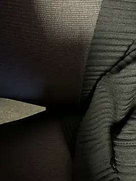 Snapshot of HiddenHoneyLDN chatting on 02-12-26, 11:43 HiddenHoneyLDN online show from 02-12-26, 11:43