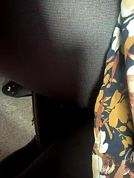 HiddenHoneyLDN online show from 10-24-25, 09:08