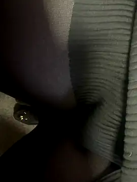 HiddenHoneyLDN online show from 11-04-25, 02:32