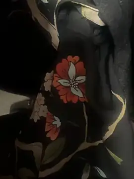 HiddenHoneyLDN online show from 12-17-25, 11:04