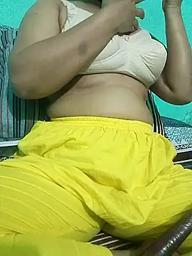 Snapshot of Maria_Mahi chatting on 04-27-26, 04:27 Maria Mahi online show from 04-27-26, 04:27