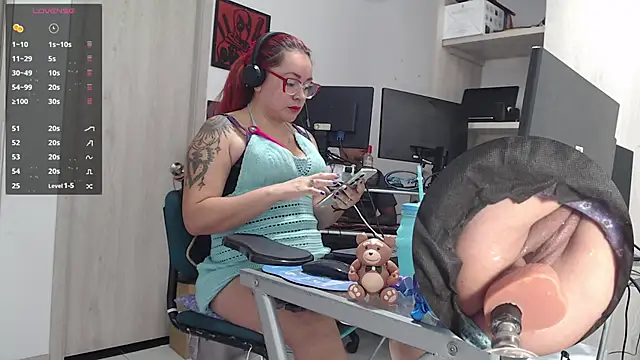 leidydi223 online show from 11-25-25, 02:17