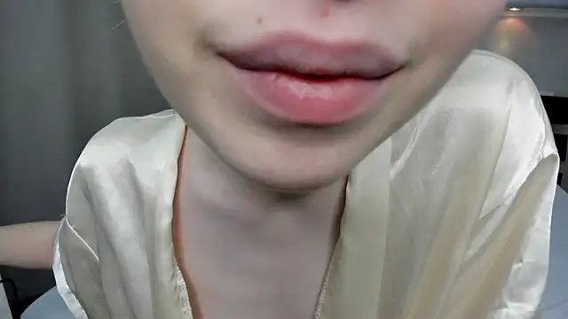 Camilla Kelly online show from 11-21-25, 01:04