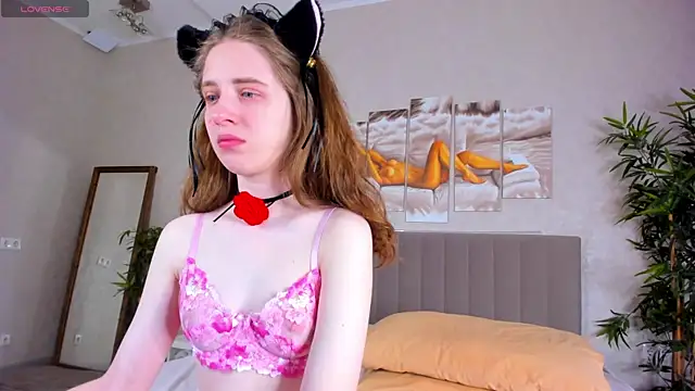 Camilla Kelly online show from 04-12-26, 01:09