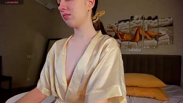 Camilla Kelly online show from 03-19-26, 01:16