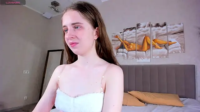 Camilla Kelly online show from 04-06-26, 01:12