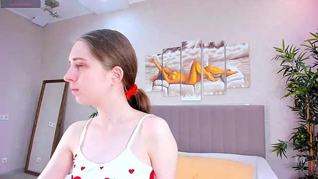 Snapshot of Camilla_Kelly chatting on 05-12-26, 01:02 Camilla Kelly online show from 05-12-26, 01:02