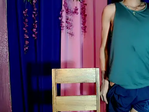 Snapshot of cyd_twink chatting on 09-08-25, 04:17 cyd twink online show from 09-08-25, 04:17