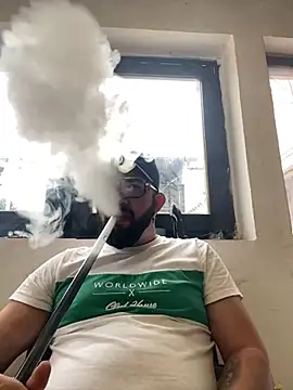 Snapshot of andrey1887 chatting on 09-08-25, 04:17 andrey1887 online show from 09-08-25, 04:17