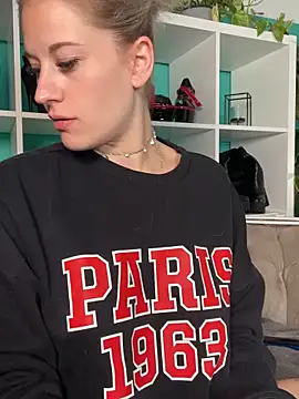 Snapshot of TheRealJessyLey chatting on 09-18-25, 11:41 TheRealJessyLey online show from 09-18-25, 11:41