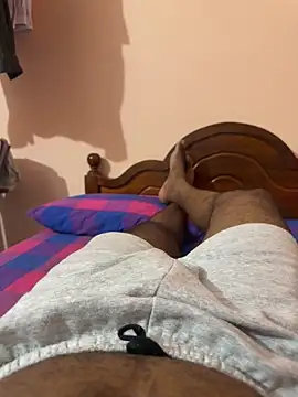 Snapshot of creepy7boy chatting on 09-09-25, 06:39 creepy7boy online show from 09-09-25, 06:39