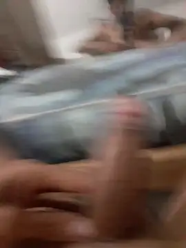 Snapshot of Flaqki chatting on 11-18-25, 12:37 Flaqki online show from 11-18-25, 12:37