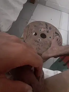 Snapshot of Flaqki chatting on 09-20-25, 12:37 Flaqki online show from 09-20-25, 12:37