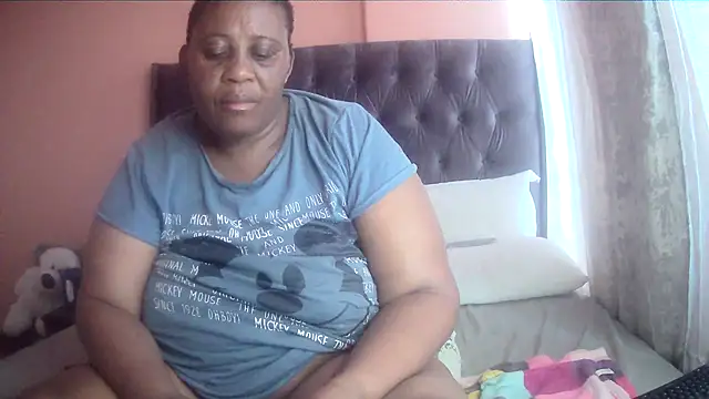 HUGEASSXXXXX online show from 02-15-26, 05:08