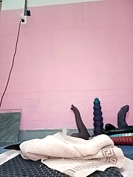 Rose 194 online show from 11-28-25, 06:02