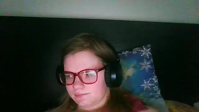 Moonolighta online show from 10-27-25, 08:04