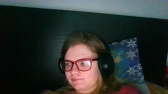 Moonolighta online show from 10-31-25, 07:27