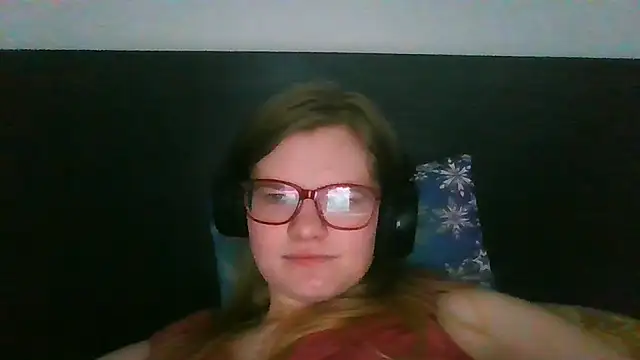 Moonolighta online show from 10-26-25, 07:53