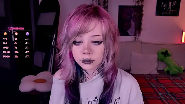 Lollyshy online show from 11-06-25, 10:41