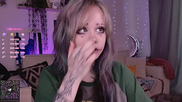 Snapshot of Lollyshy chatting on 02-14-26, 08:03 Lollyshy online show from 02-14-26, 08:03