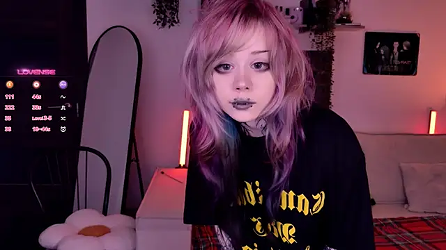 Lollyshy online show from 11-18-25, 10:29