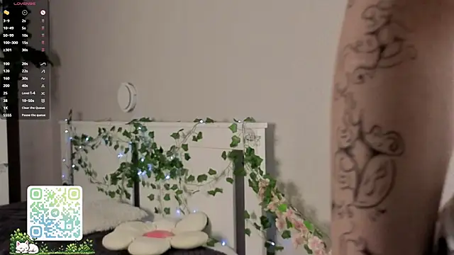 BlushinBloom online show from 05-09-26, 06:17