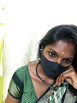 Snapshot of Honey_rosetamil chatting on 06-13-26, 01:14 Honey rosetamil online show from 06-13-26, 01:14