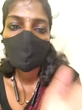 Snapshot of Honey_rosetamil chatting on 05-01-26, 11:10 Honey rosetamil online show from 05-01-26, 11:10