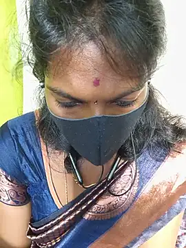 Snapshot of Honey_rosetamil chatting on 07-18-26, 02:09 Honey rosetamil online show from 07-18-26, 02:09