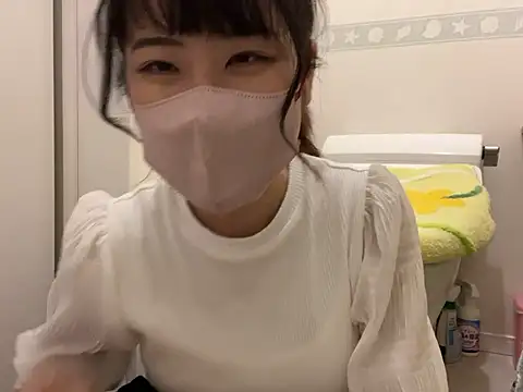 Snapshot of sora_033 chatting on 09-21-25, 03:17 sora 033 online show from 09-21-25, 03:17