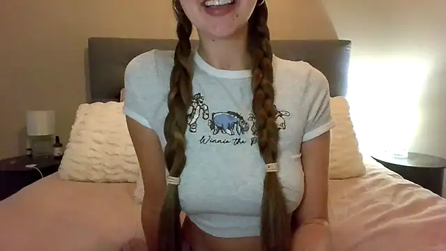 Snapshot of TaylorWest62 chatting on 11-12-25, 02:10 TaylorWest62 online show from 11-12-25, 02:10