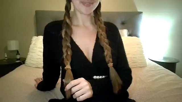 Snapshot of TaylorWest62 chatting on 11-06-25, 04:44 TaylorWest62 online show from 11-06-25, 04:44