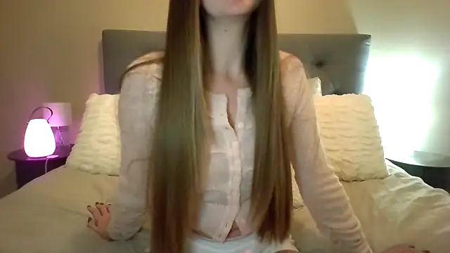 Snapshot of TaylorWest62 chatting on 12-02-25, 02:41 TaylorWest62 online show from 12-02-25, 02:41