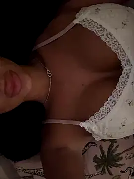 AriannaIsabellax online show from 11-04-25, 09:29