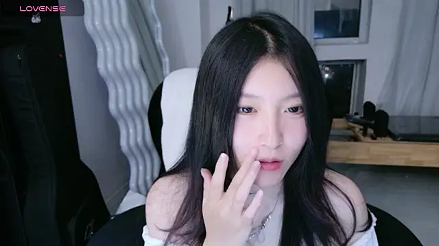 Snapshot of rainybb chatting on 09-08-25, 03:00 rainybb online show from 09-08-25, 03:00