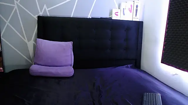 karlamoon23 online show from 09-28-25, 08:38