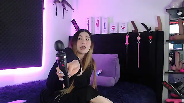 karlamoon23 online show from 11-26-25, 10:32