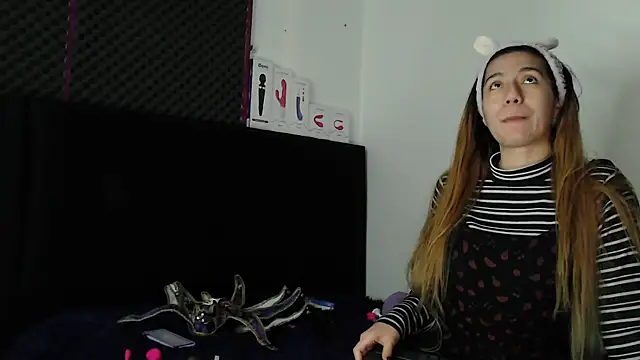 karlamoon23 online show from 10-30-25, 08:06