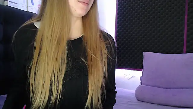 karlamoon23 online show from 10-22-25, 09:46