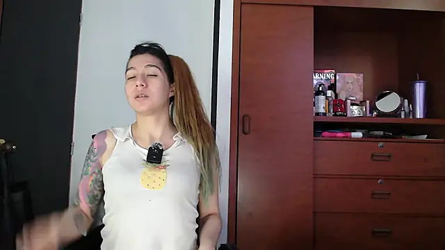 karlamoon23 online show from 09-25-25, 09:21