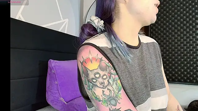 karlamoon23 online show from 02-28-26, 08:52