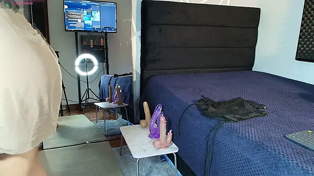 karlamoon23 online show from 04-02-26, 08:26