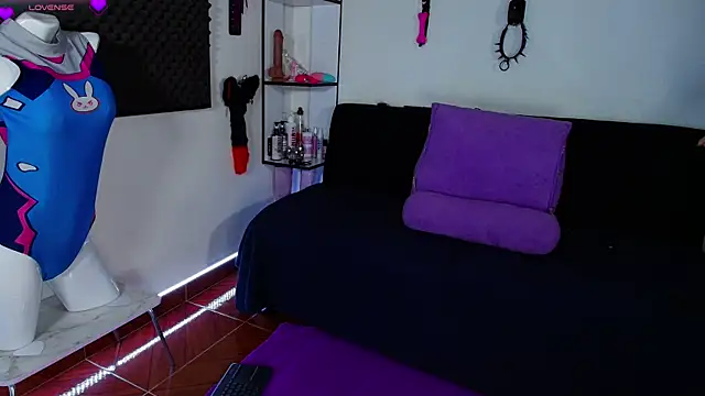 karlamoon23 online show from 07-18-26, 11:30