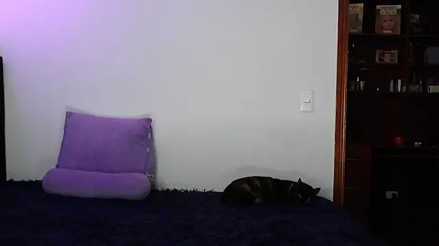 karlamoon23 online show from 11-08-25, 08:56