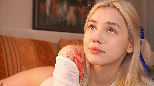 LilianBenskin online show from 11-25-25, 06:03